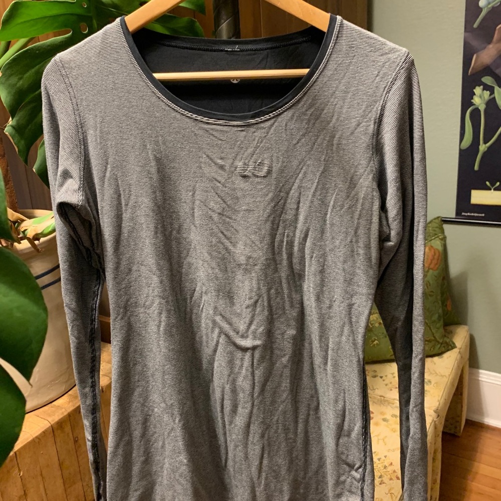 Lululemon reversible long sleeved shirt